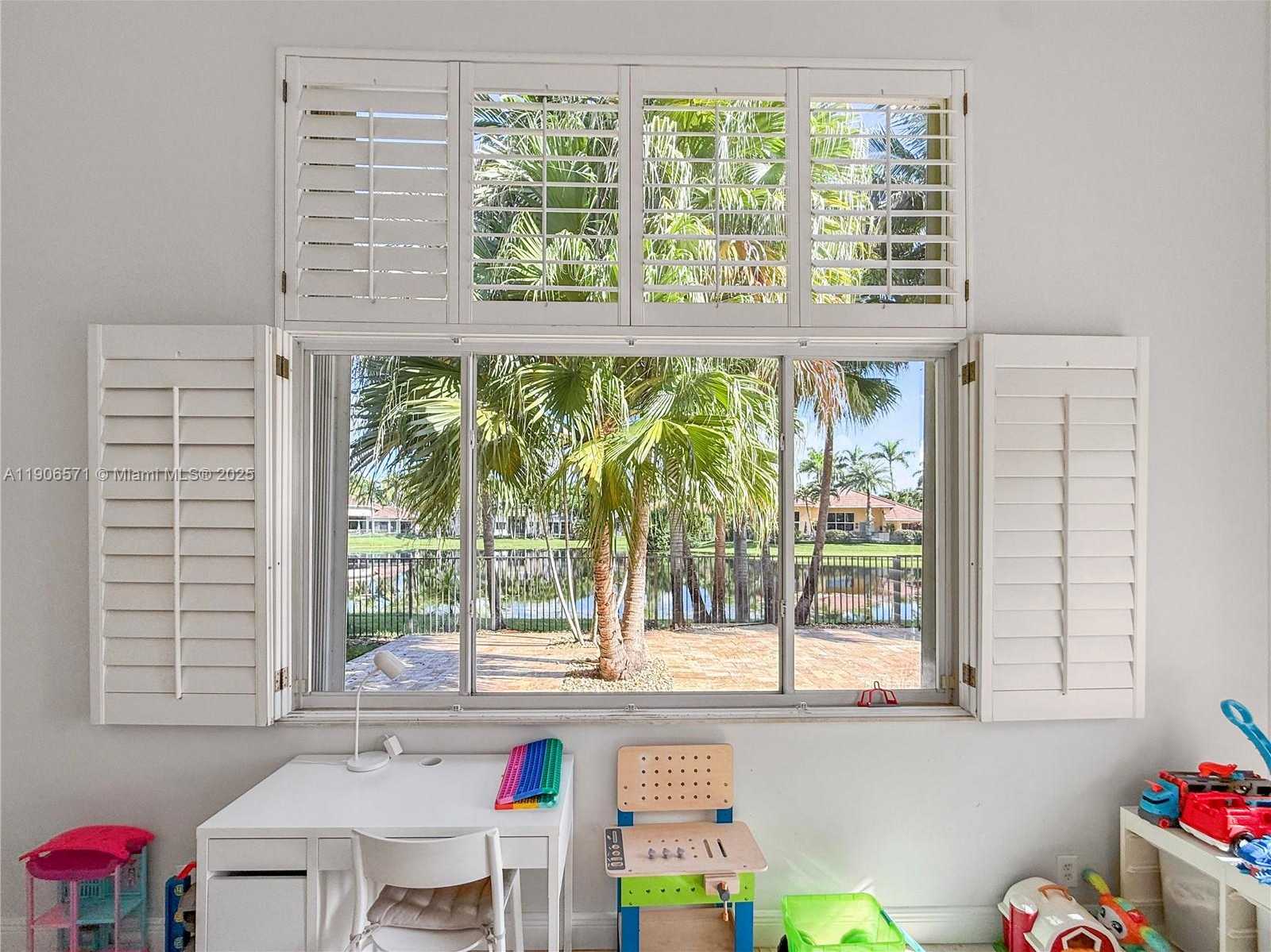 Small Image of 2514 POINCIANA DR, Weston Number 19