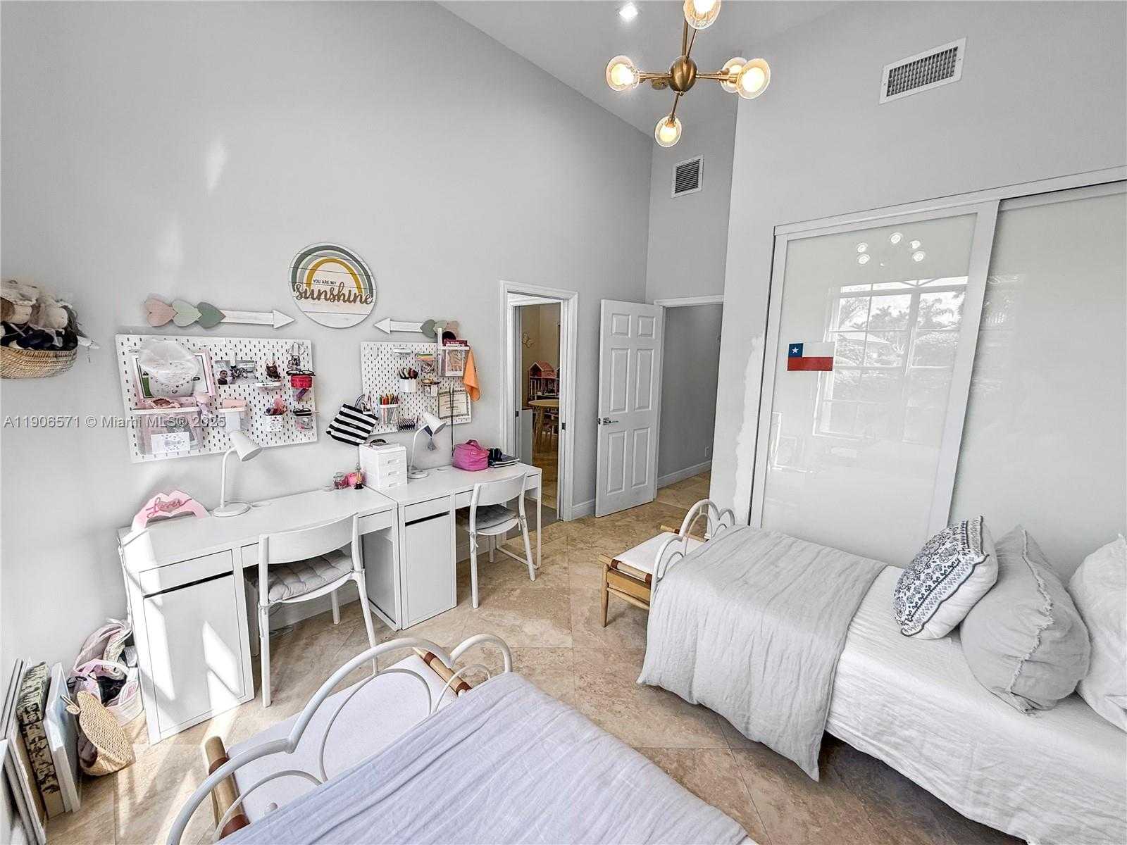 Small Image of 2514 POINCIANA DR, Weston Number 42