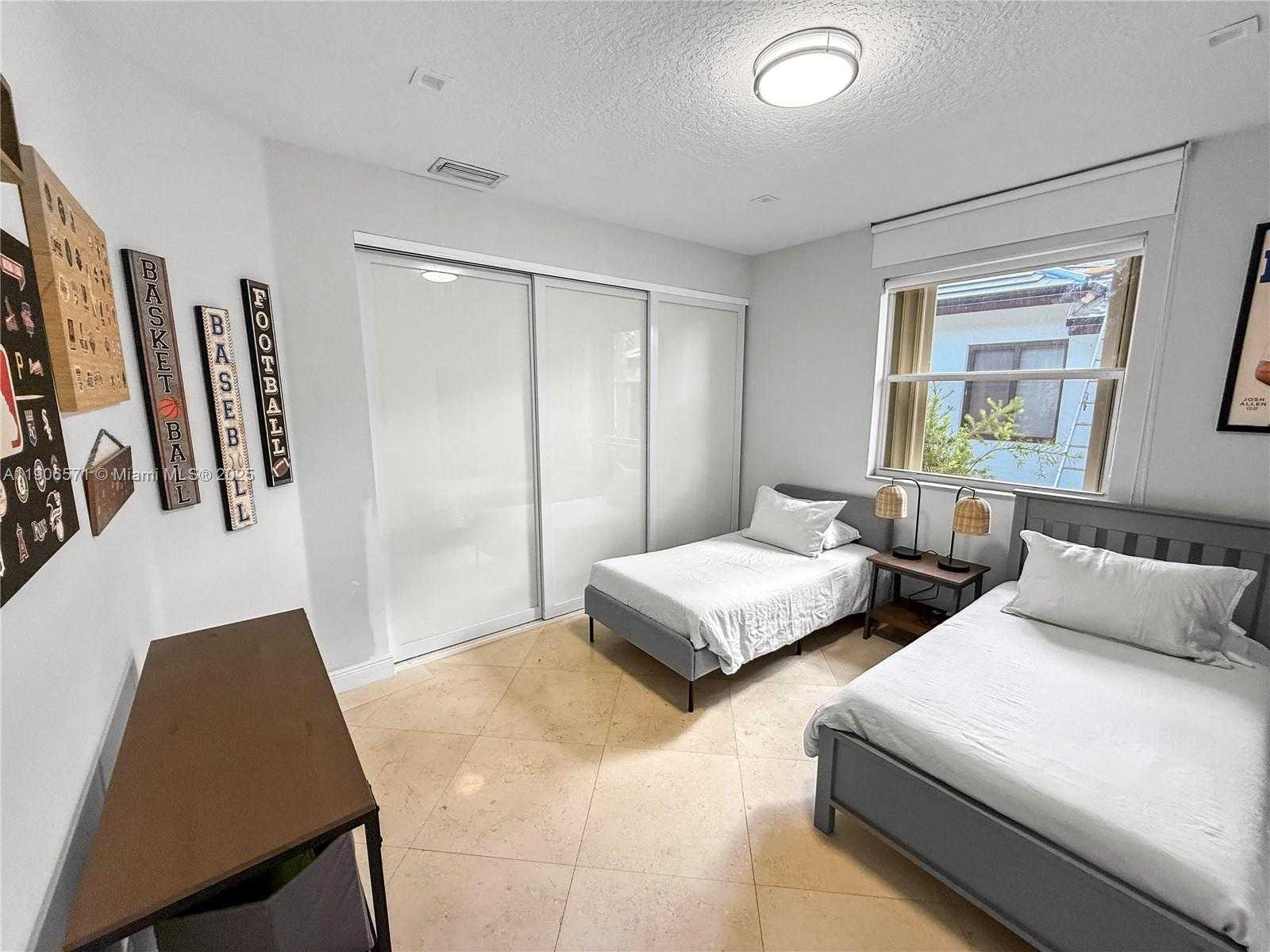 Small Image of 2514 POINCIANA DR, Weston Number 43