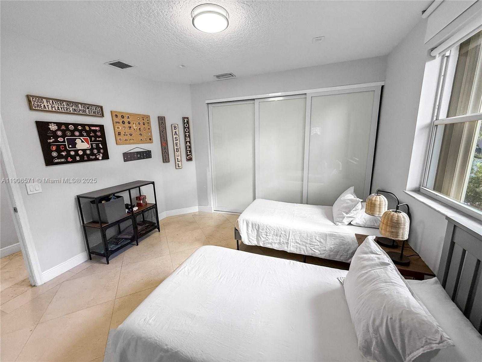 Small Image of 2514 POINCIANA DR, Weston Number 44