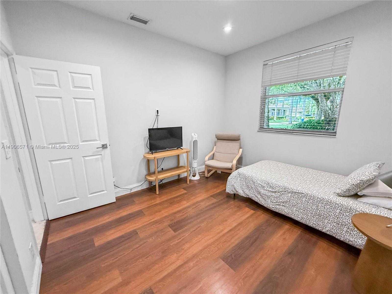 Small Image of 2514 POINCIANA DR, Weston Number 50