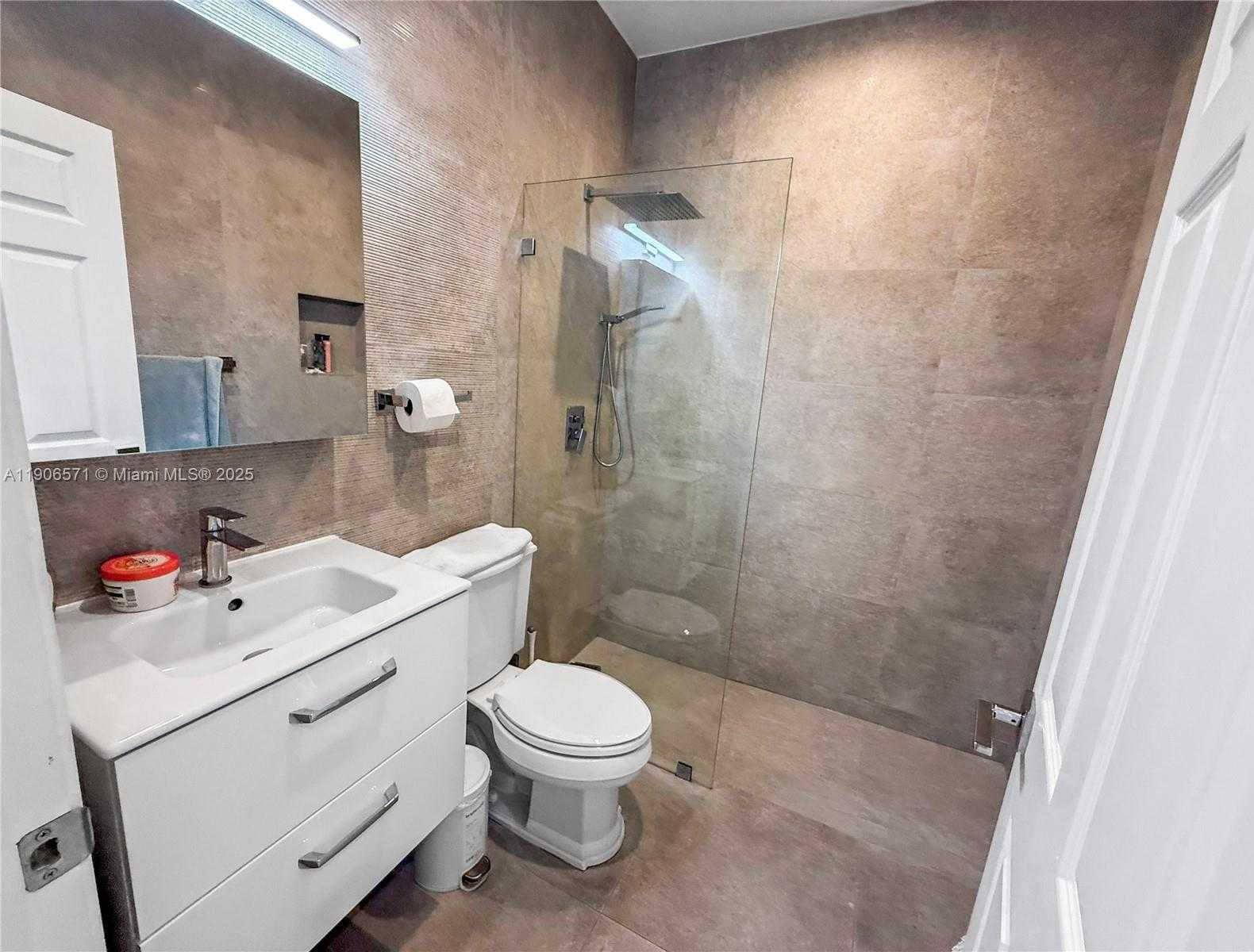 Small Image of 2514 POINCIANA DR, Weston Number 52