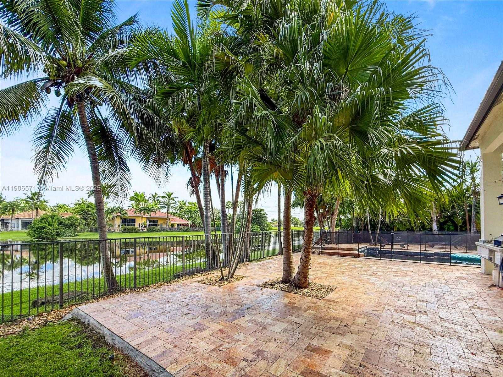 Small Image of 2514 POINCIANA DR, Weston Number 59