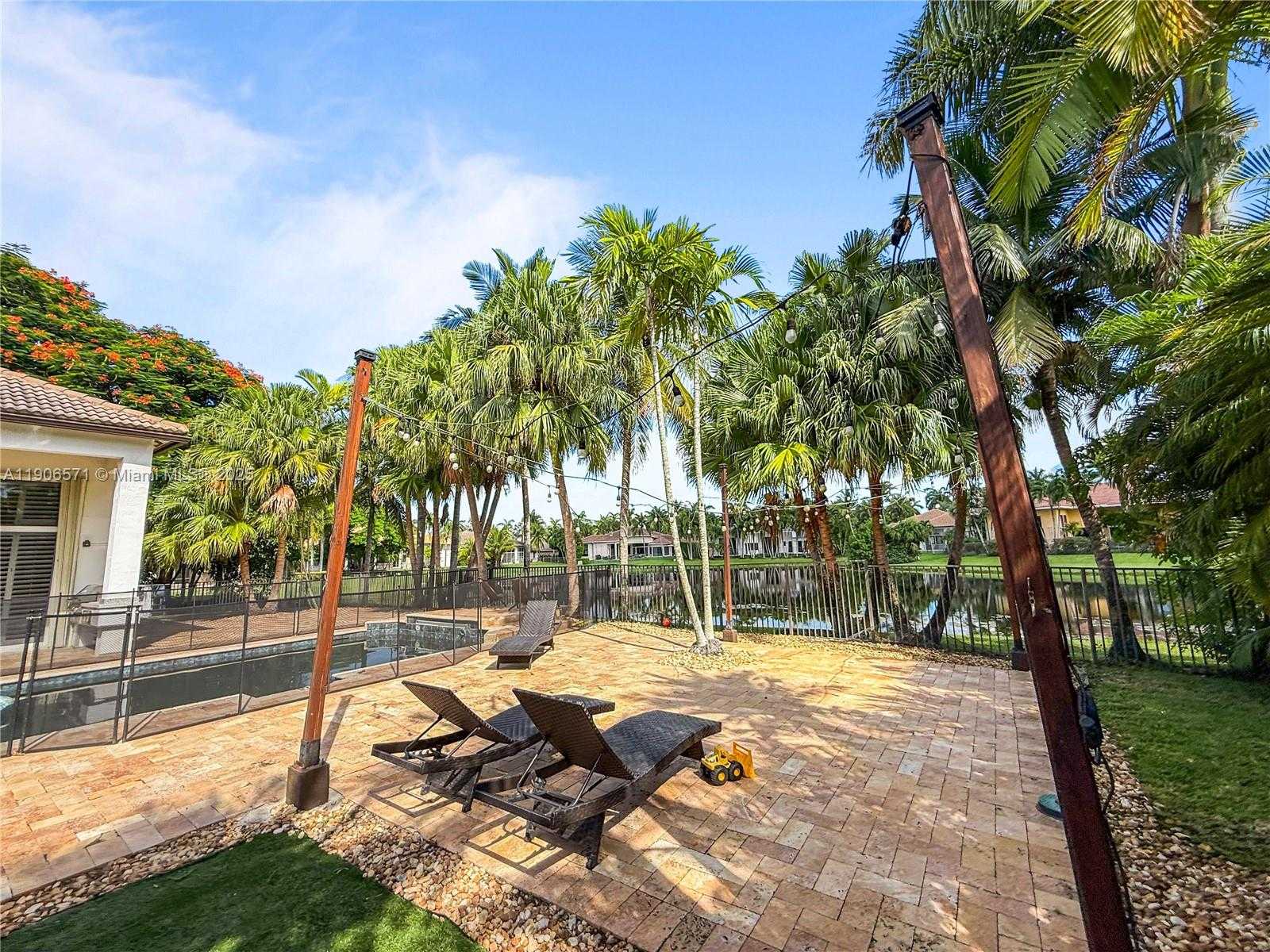 Small Image of 2514 POINCIANA DR, Weston Number 60