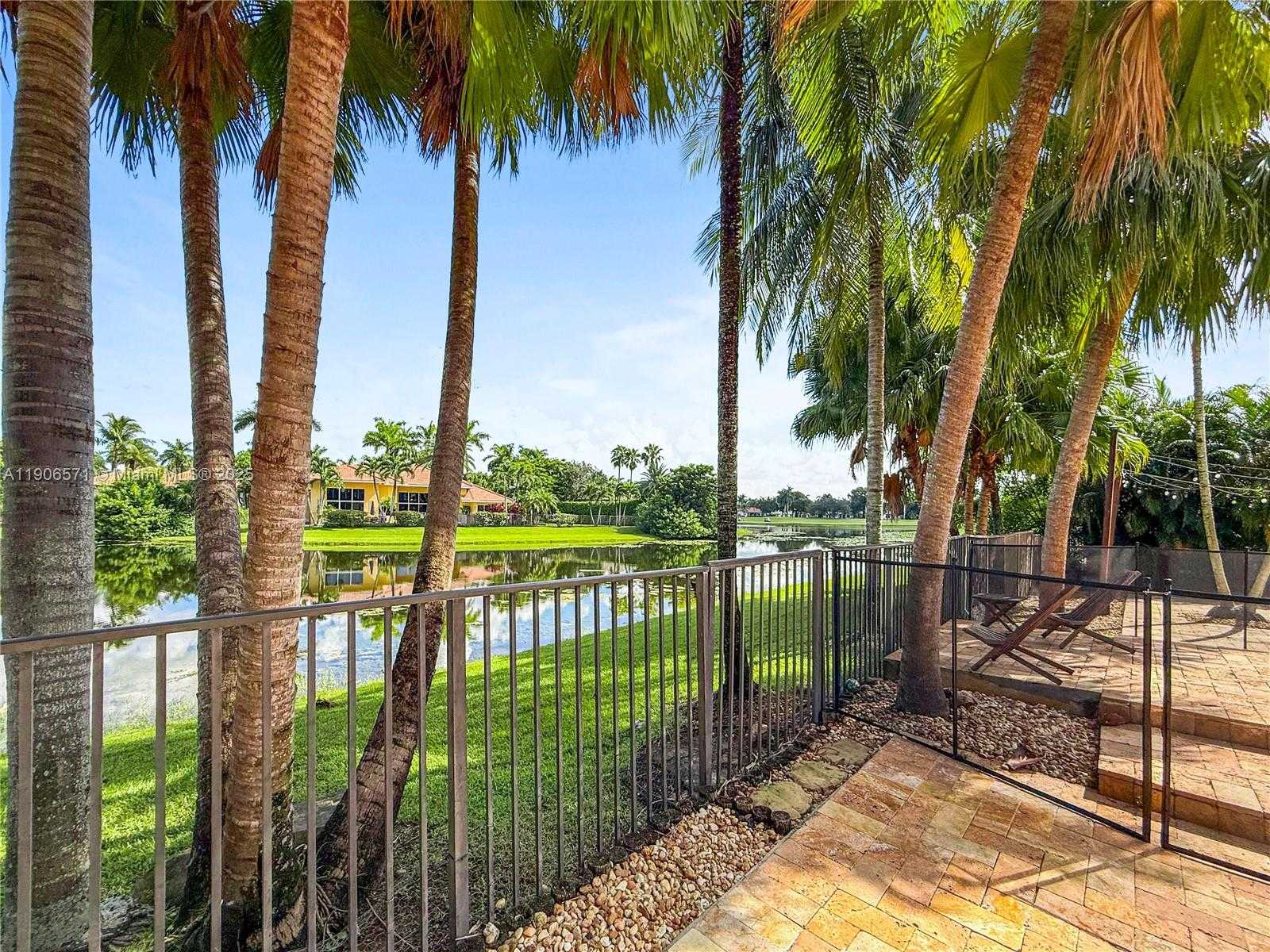 Small Image of 2514 POINCIANA DR, Weston Number 61