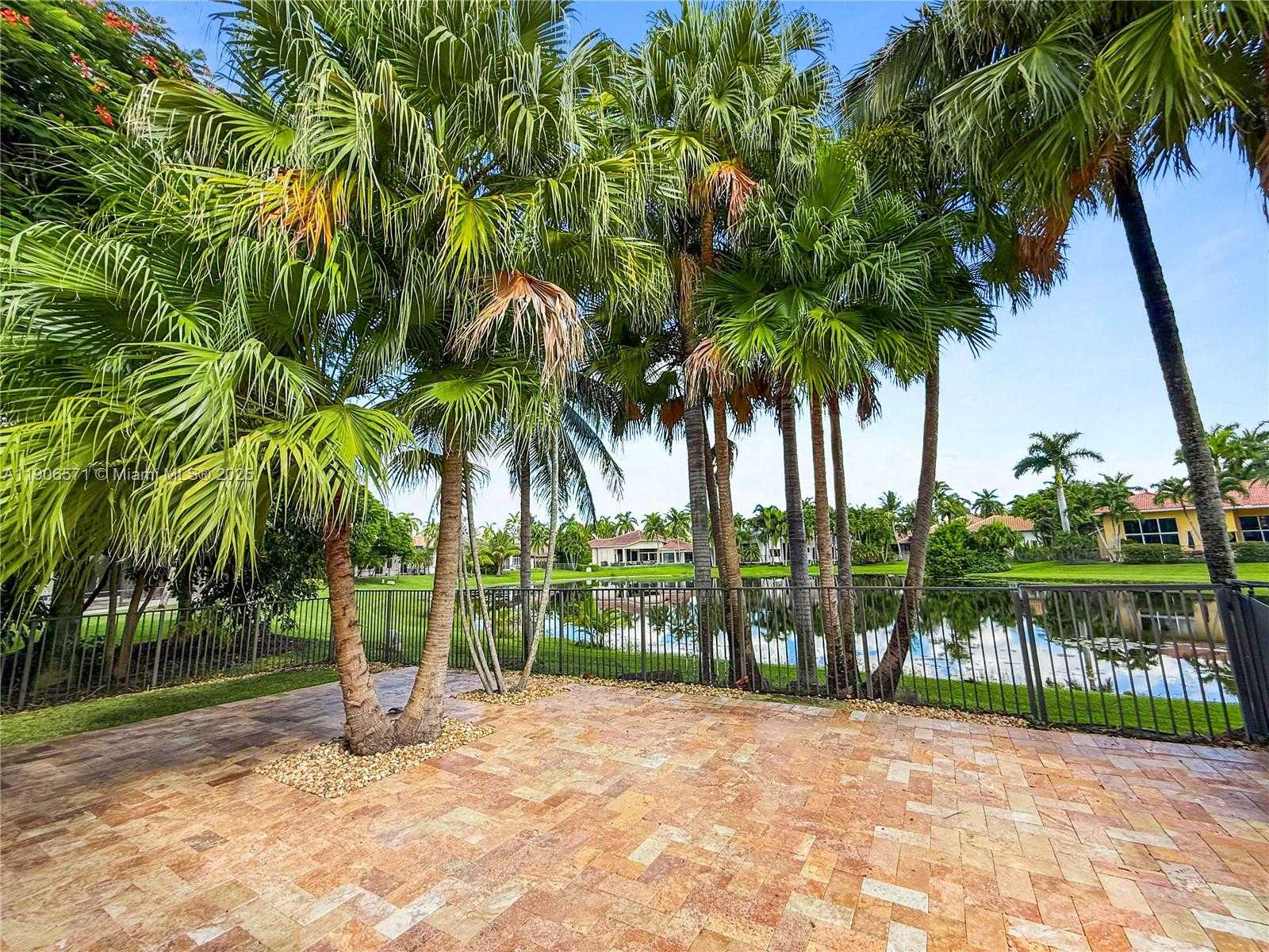 Small Image of 2514 POINCIANA DR, Weston Number 64