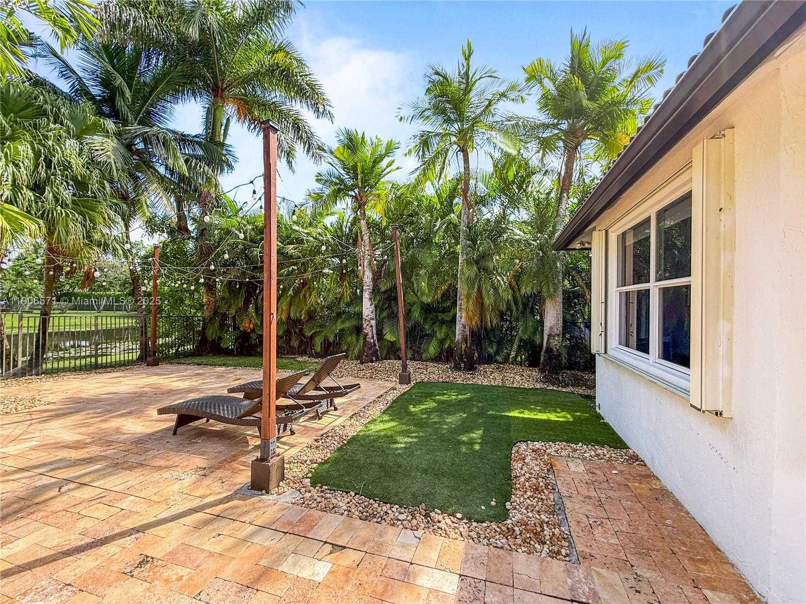 Small Image of 2514 POINCIANA DR, Weston Number 67