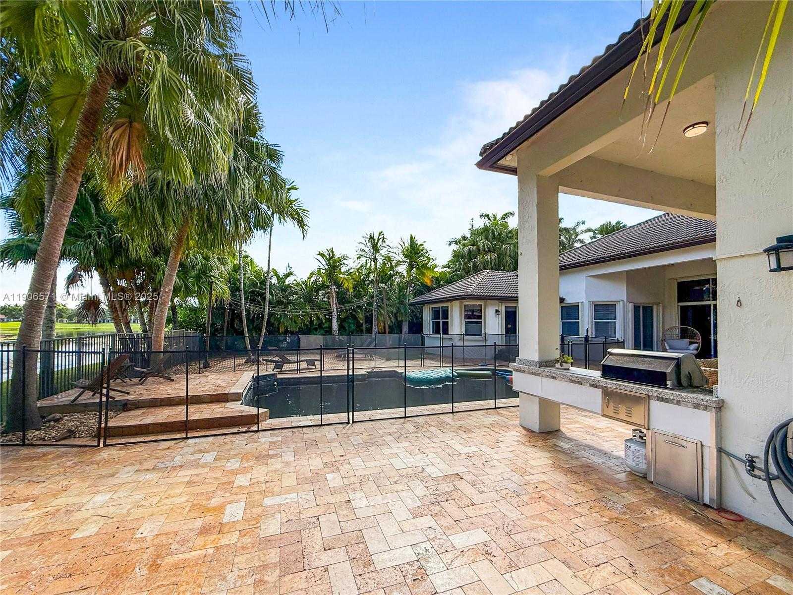 Small Image of 2514 POINCIANA DR, Weston Number 68