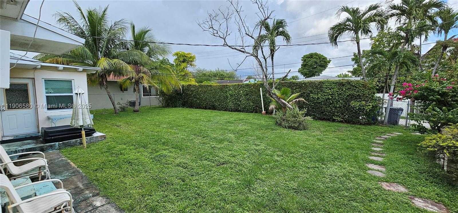 Small Image of 1701 SHENANDOAH ST #2, Hollywood Number 22