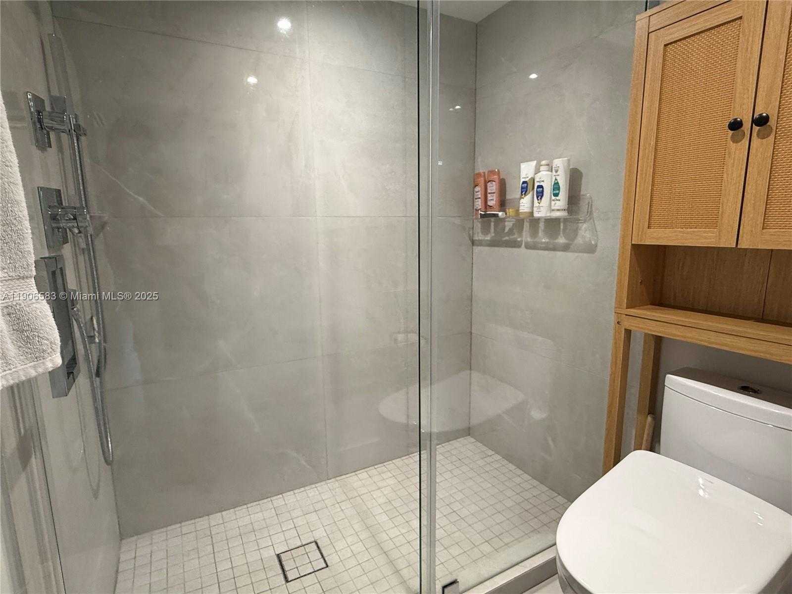 Small Image of 881 OCEAN DR #TH15, Key Biscayne Number 11