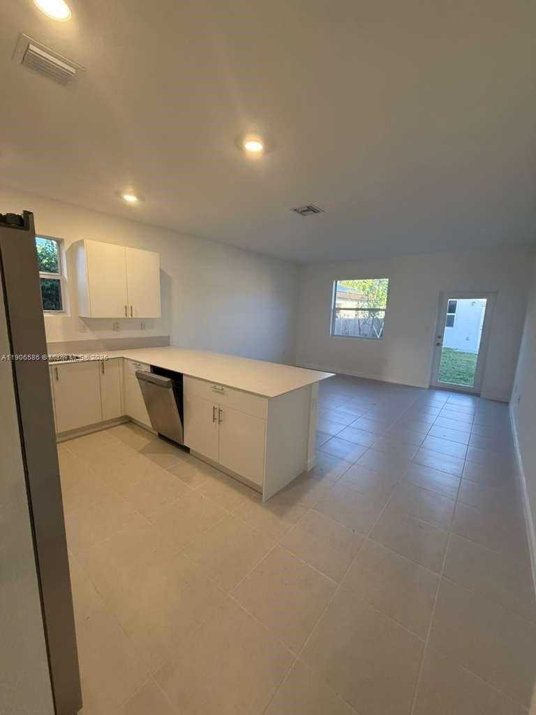 Small Image of 16202 SOUTH WEST 147, Miami Number 4