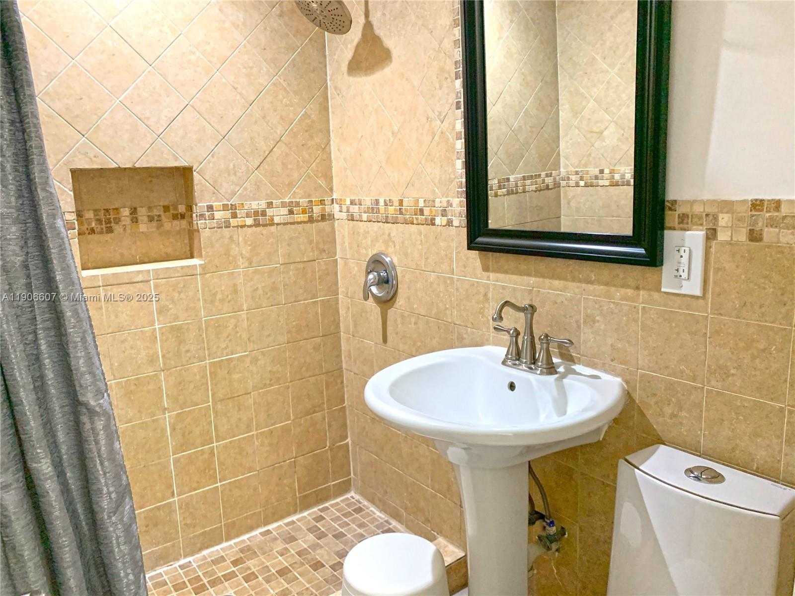 Small Image of 324 NORTH WEST 52ND ST, Miami Number 18