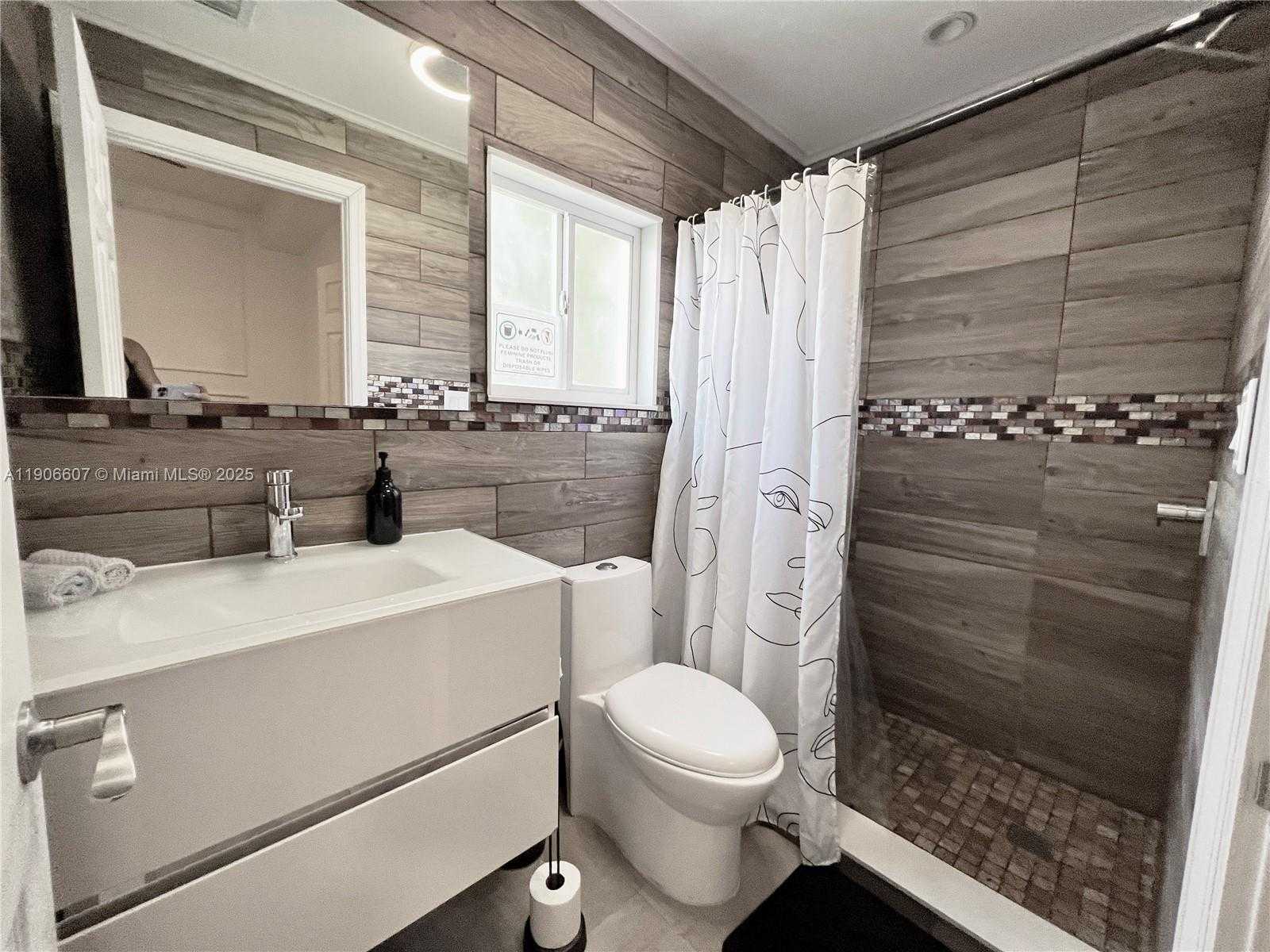 Small Image of 324 NORTH WEST 52ND ST, Miami Number 19