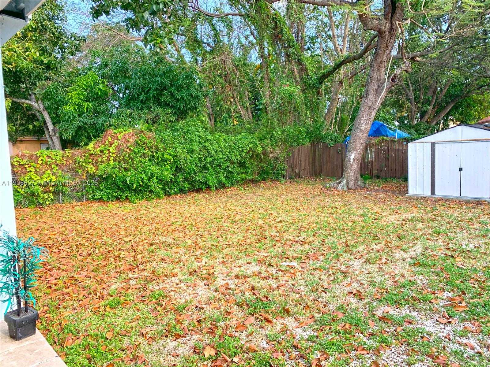 Small Image of 324 NORTH WEST 52ND ST, Miami Number 23