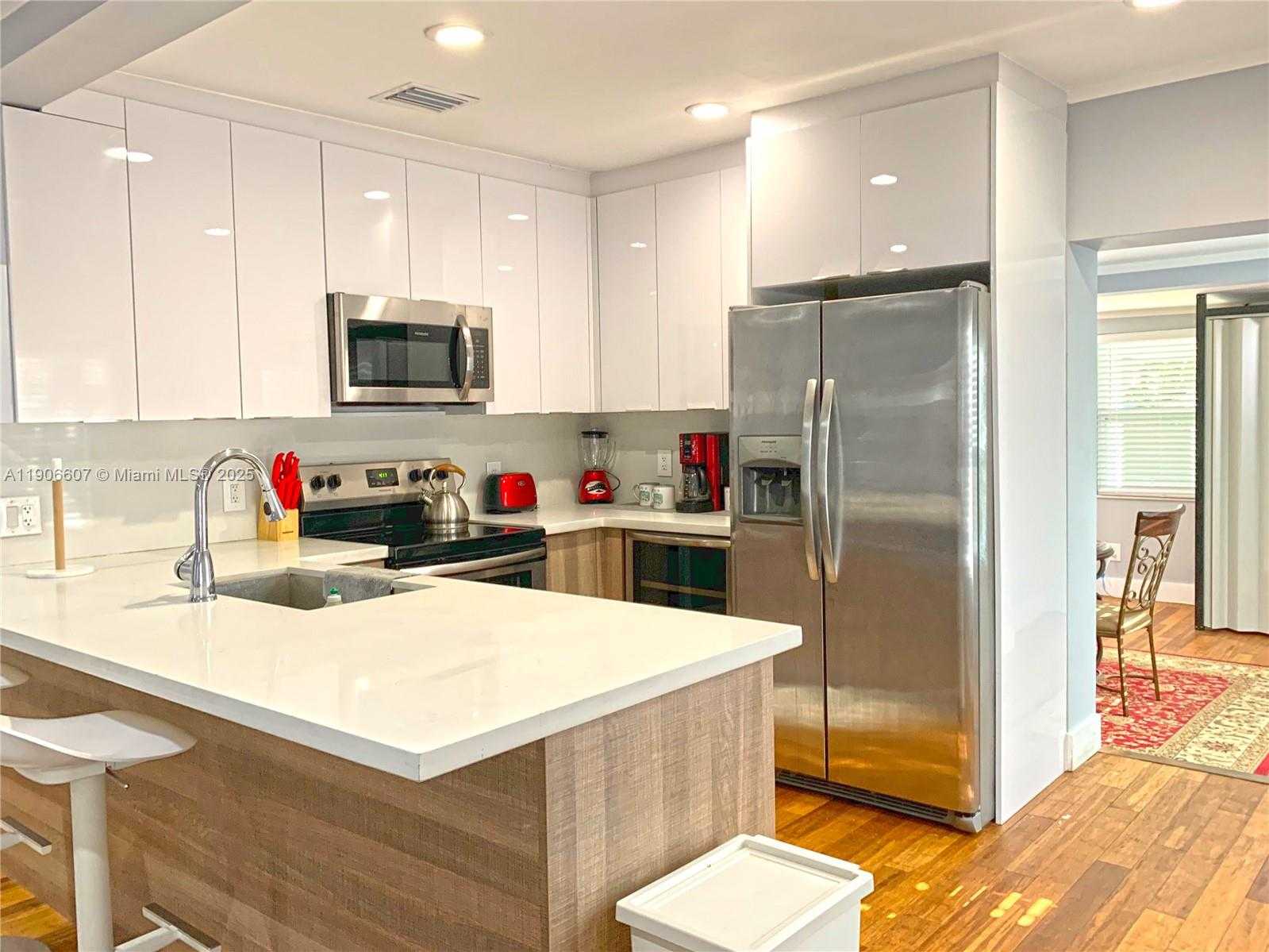 Small Image of 324 NORTH WEST 52ND ST, Miami Number 6