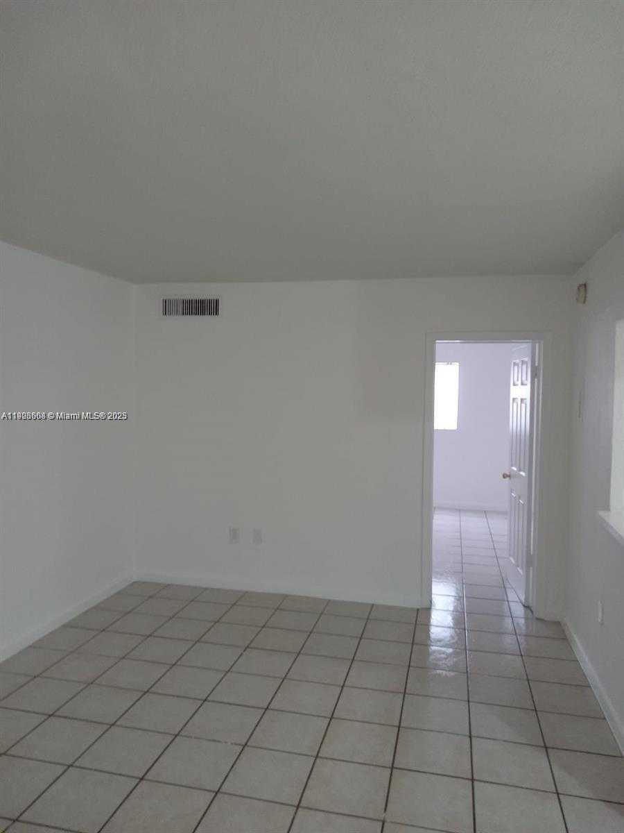 Small Image of 1330 WEST 54TH ST #109C, Hialeah Number 11