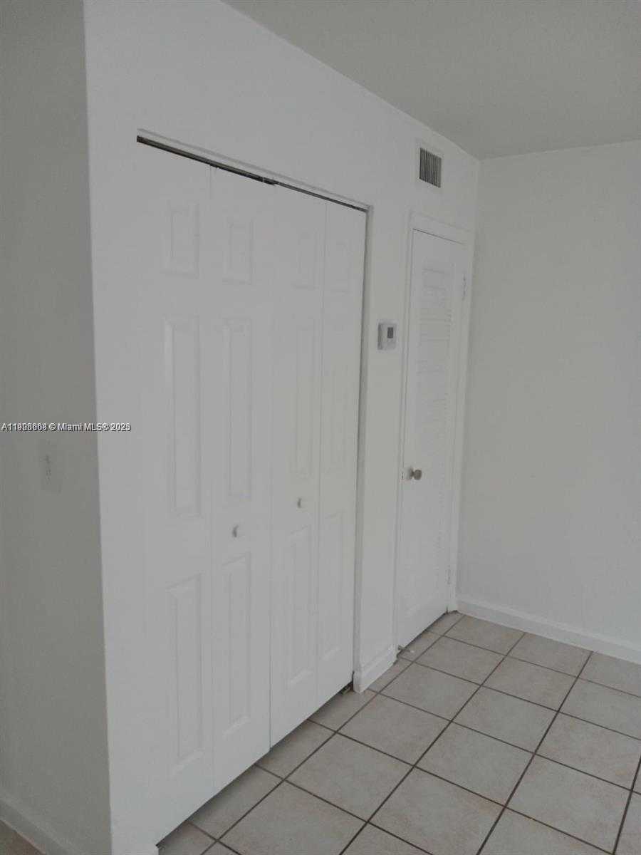 Small Image of 1330 WEST 54TH ST #109C, Hialeah Number 26
