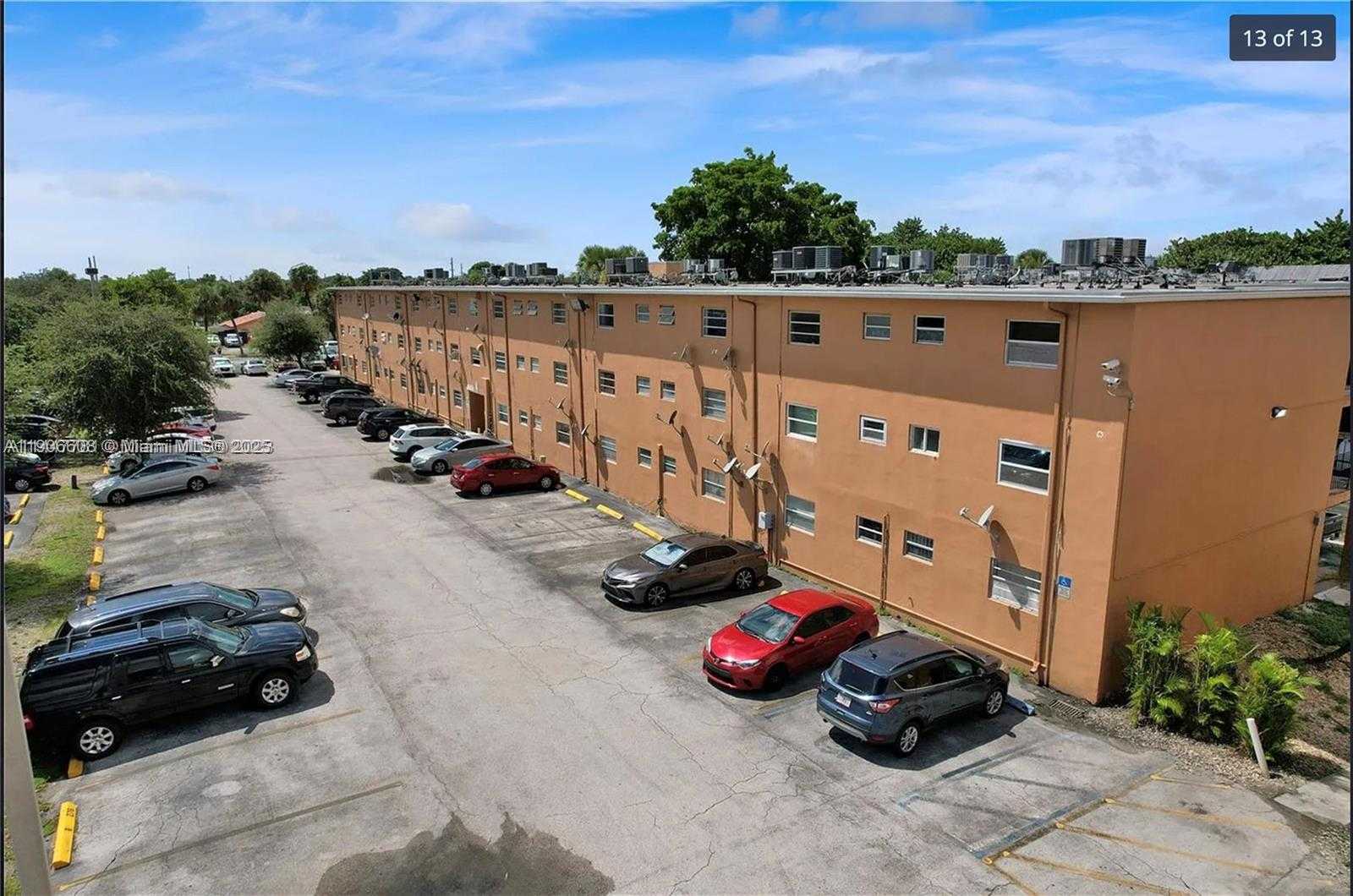 Small Image of 1330 WEST 54TH ST #109C, Hialeah Number 3