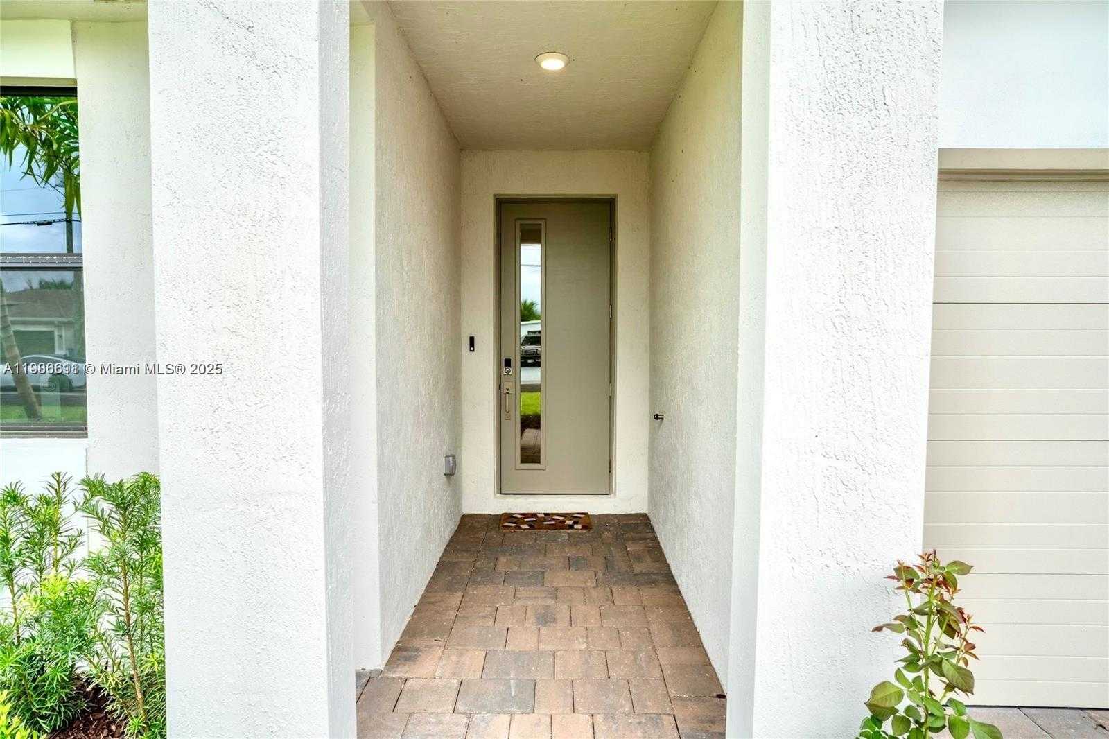 Small Image of 30707 SOUTH WEST 193RD AVE #1, Homestead Number 3