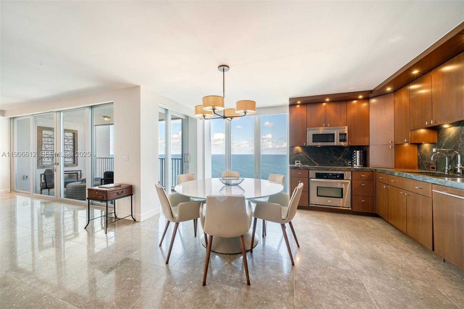 Small Image of 881 OCEAN DR #26B, Key Biscayne Number 15