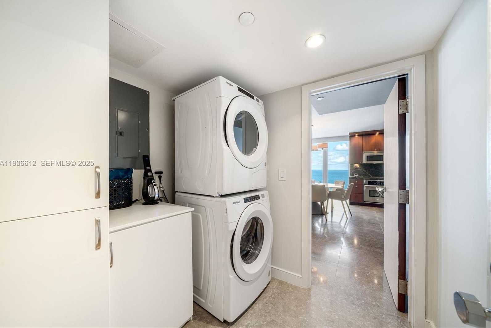 Small Image of 881 OCEAN DR #26B, Key Biscayne Number 18