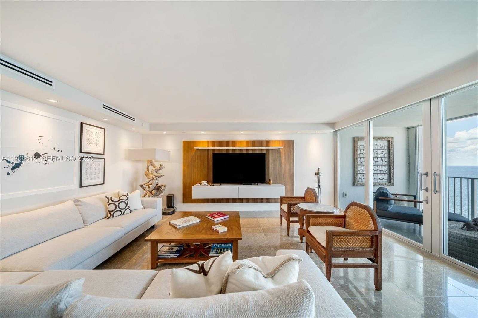 Small Image of 881 OCEAN DR #26B, Key Biscayne Number 2