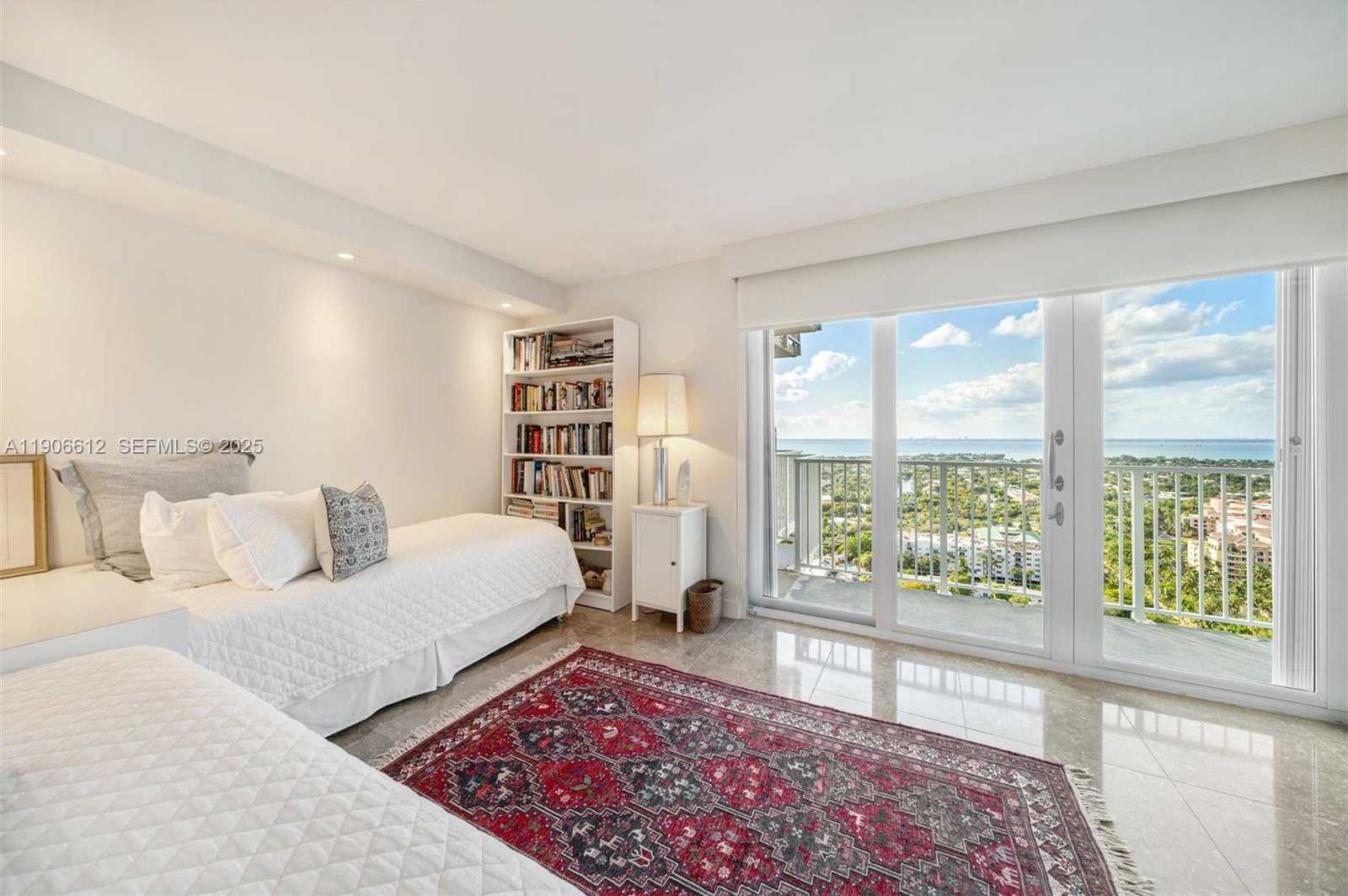 Small Image of 881 OCEAN DR #26B, Key Biscayne Number 26