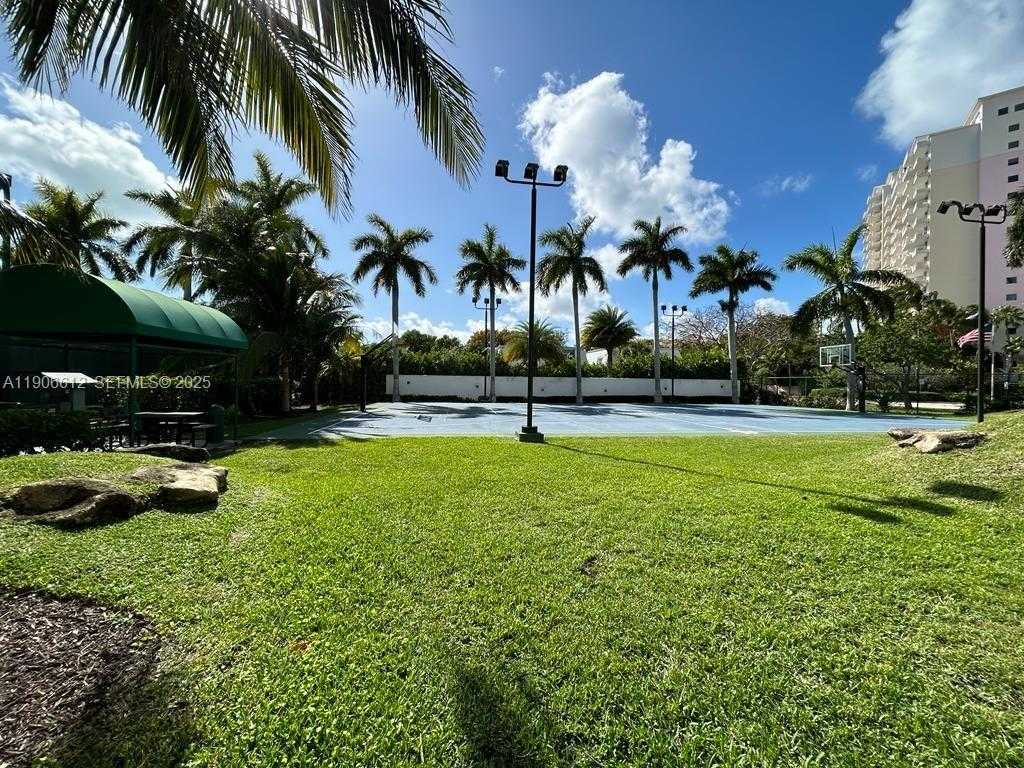 Small Image of 881 OCEAN DR #26B, Key Biscayne Number 32