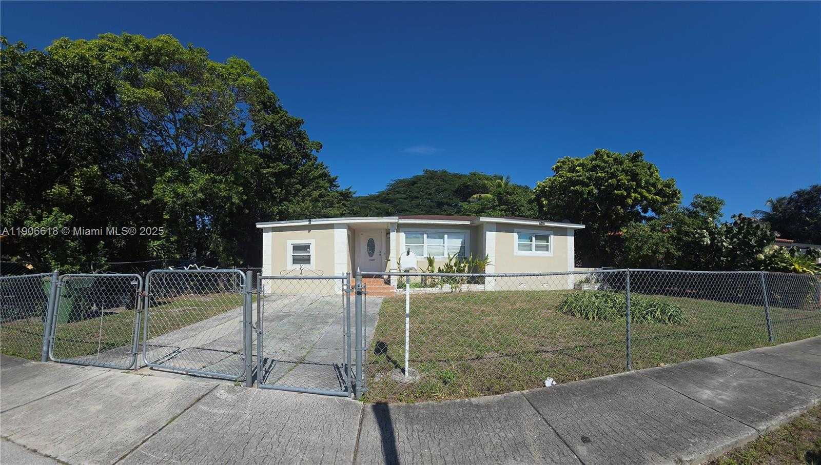 Small Image of 1085 NORTH WEST 133RD ST, North Miami Number 1