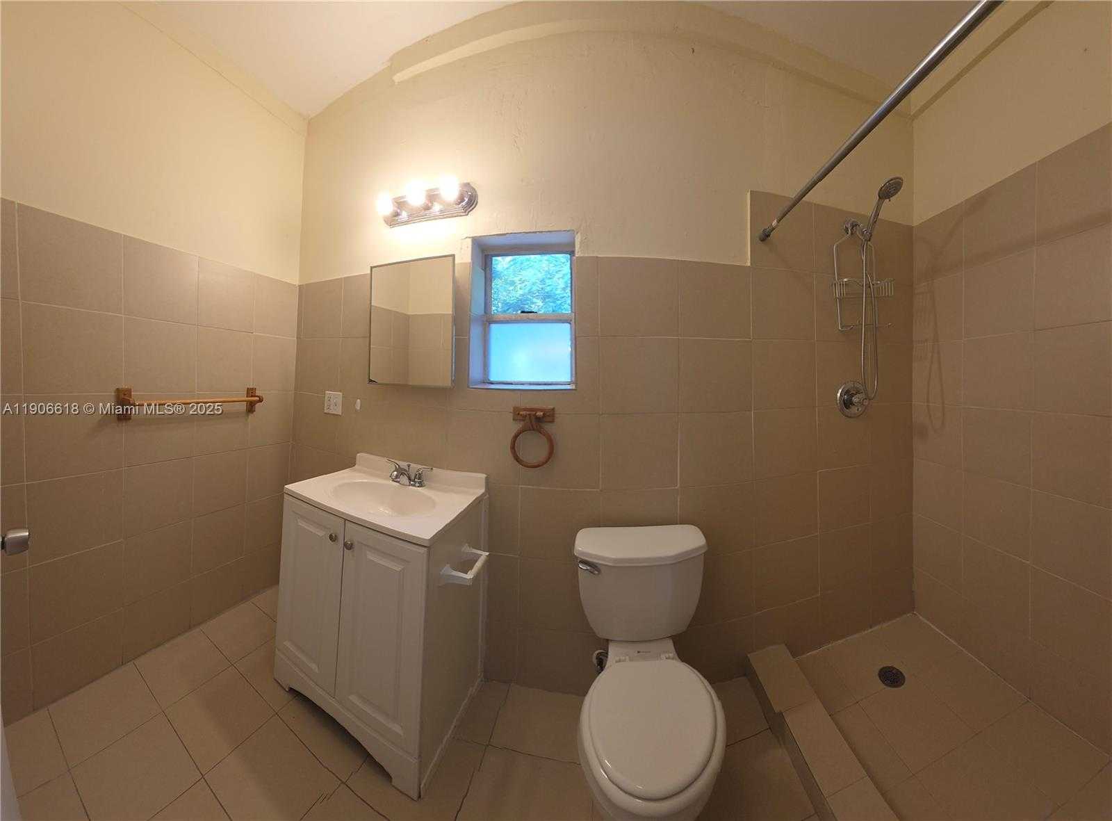 Small Image of 1085 NORTH WEST 133RD ST, North Miami Number 10