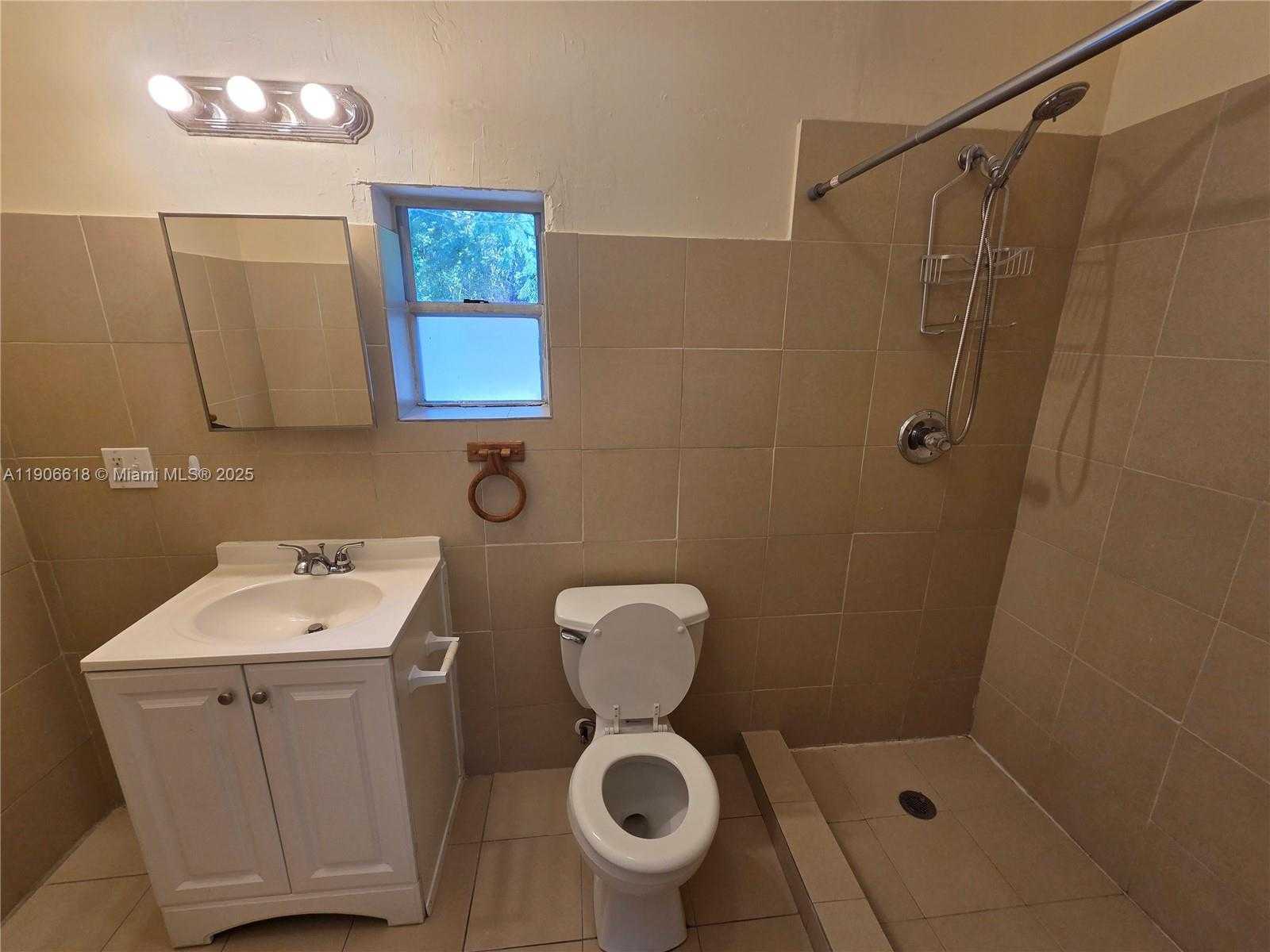 Small Image of 1085 NORTH WEST 133RD ST, North Miami Number 12