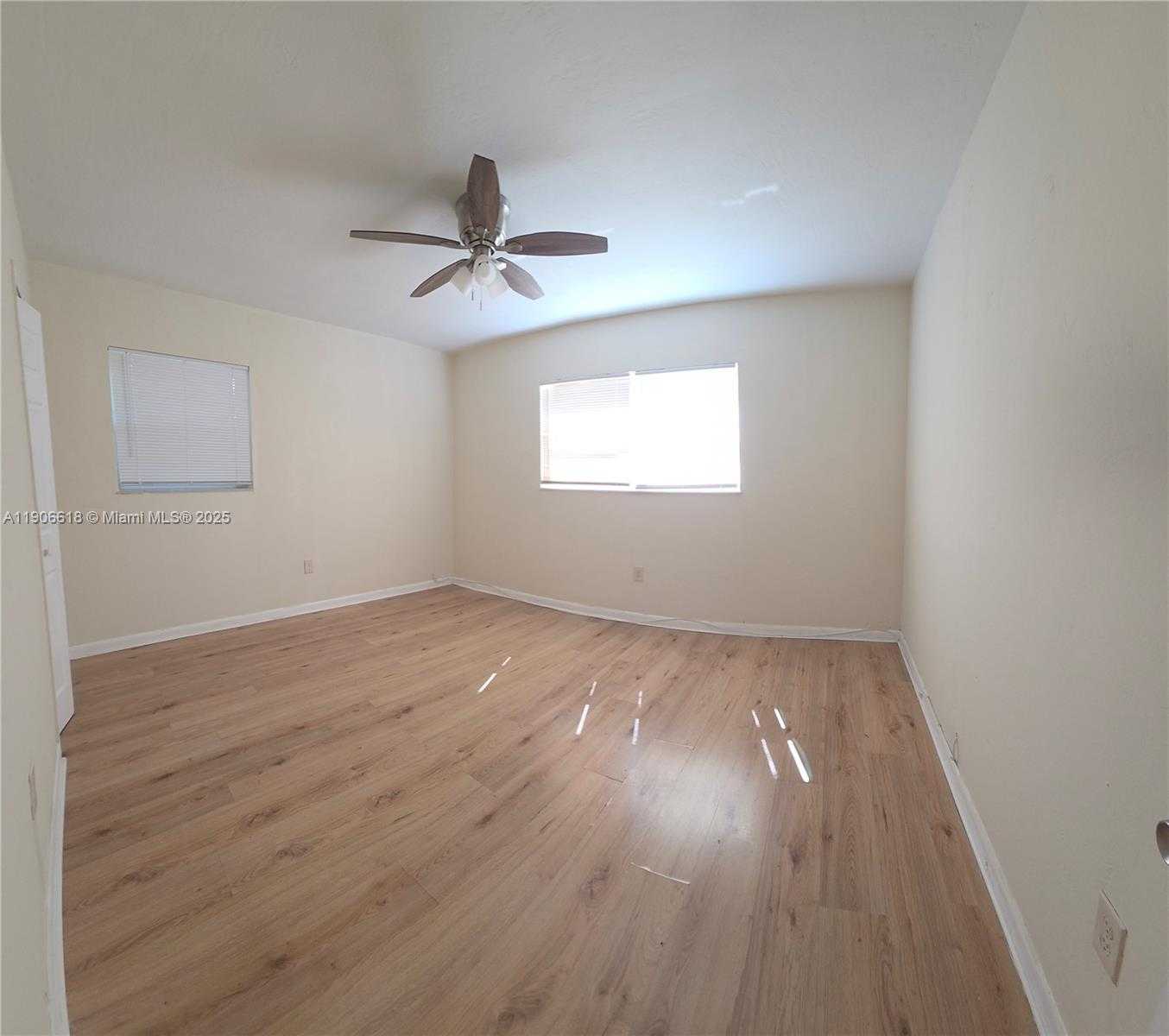 Small Image of 1085 NORTH WEST 133RD ST, North Miami Number 15