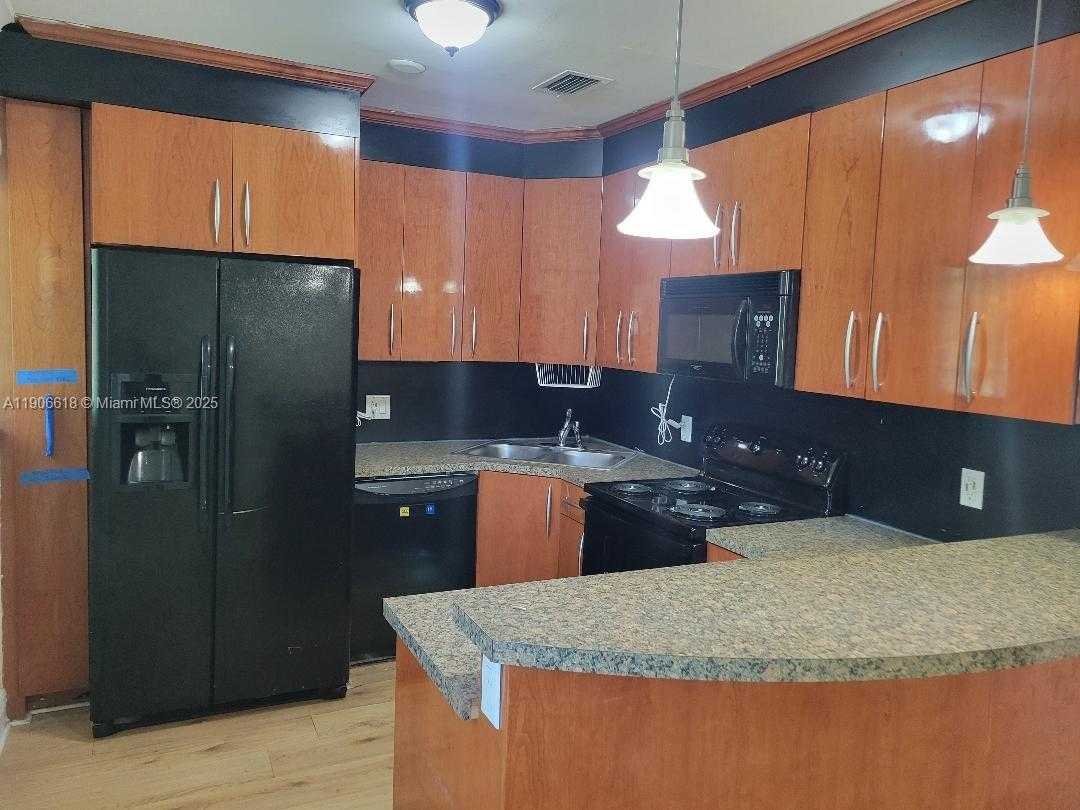 Small Image of 1085 NORTH WEST 133RD ST, North Miami Number 17