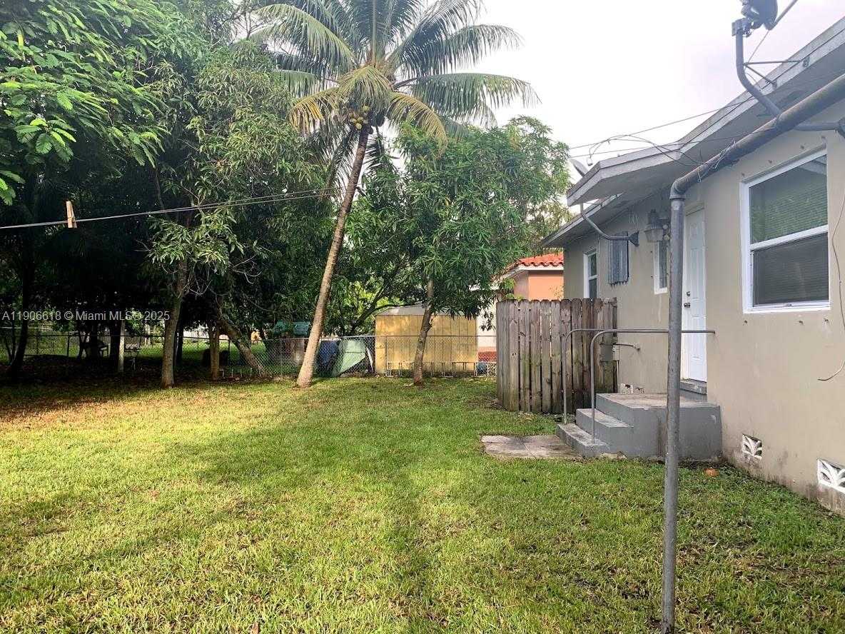 Small Image of 1085 NORTH WEST 133RD ST, North Miami Number 19