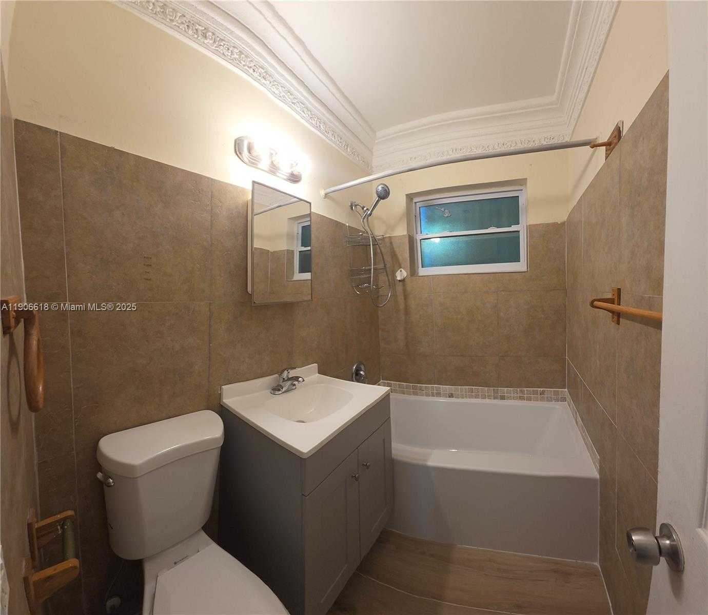 Small Image of 1085 NORTH WEST 133RD ST, North Miami Number 8