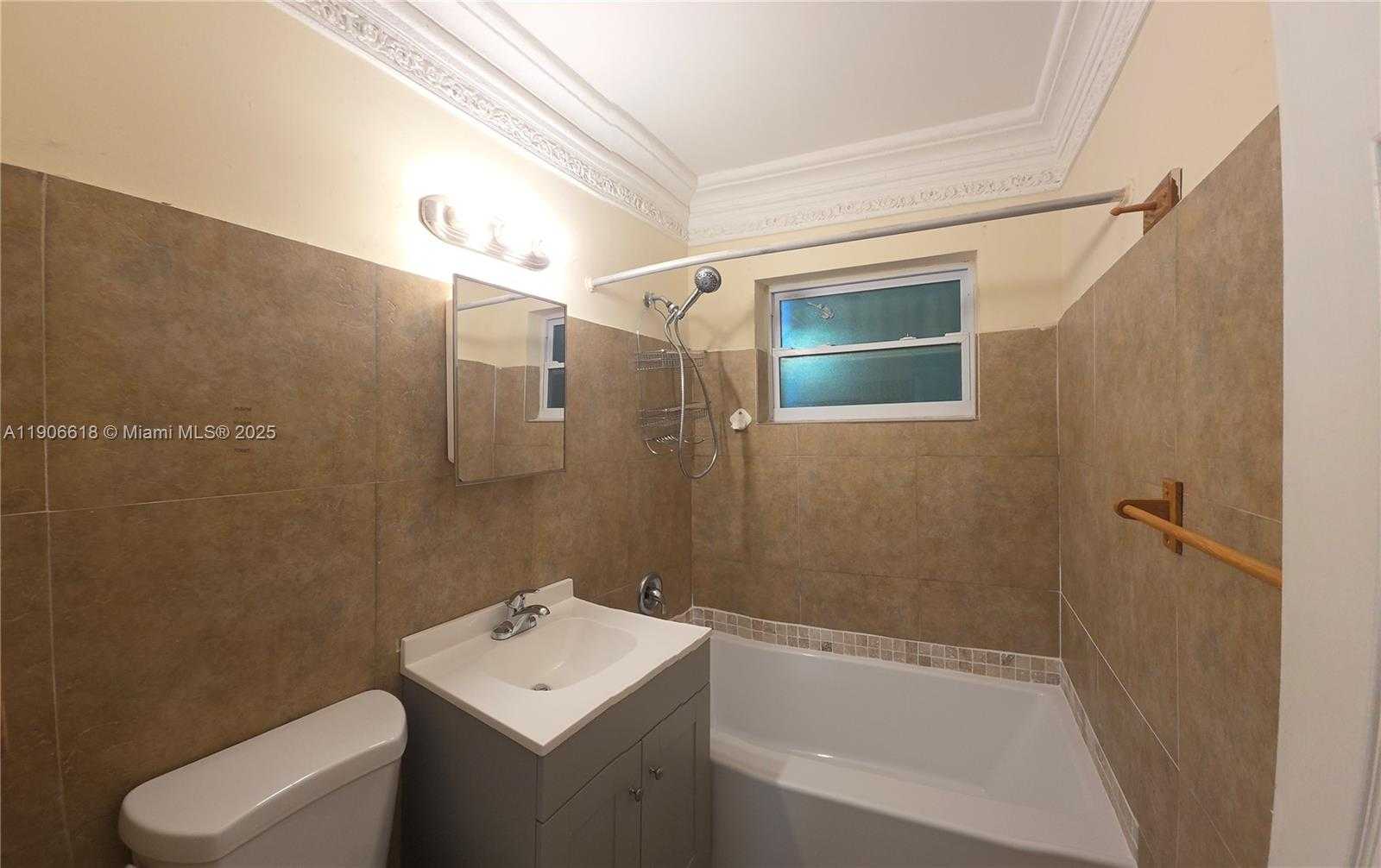 Small Image of 1085 NORTH WEST 133RD ST, North Miami Number 9