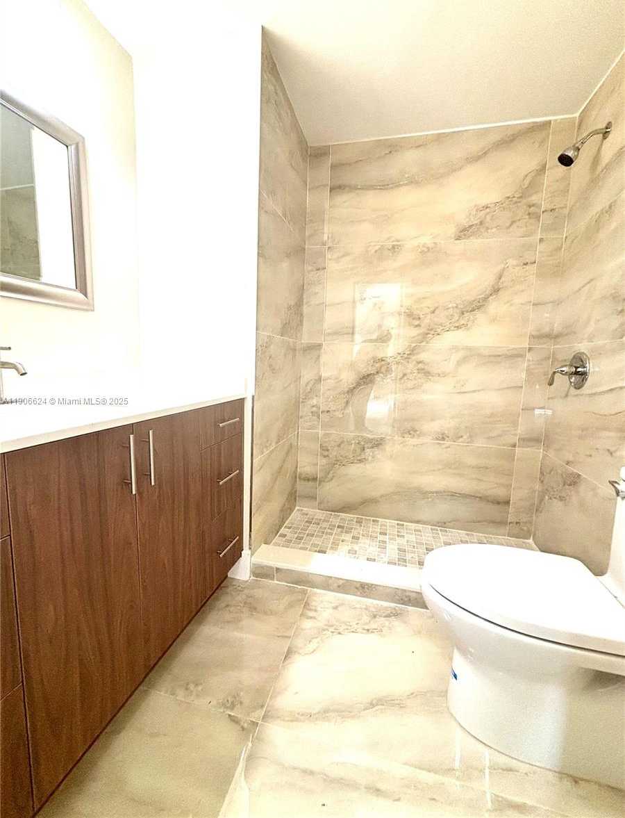 Small Image of 7420 WEST 20TH AVE #131, Hialeah Number 9