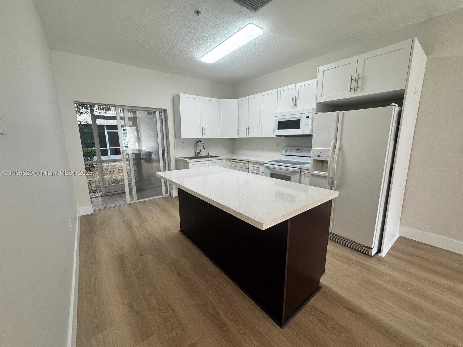 Small Image of 5630 NORTH WEST 114TH PATH #106, Doral Number 1