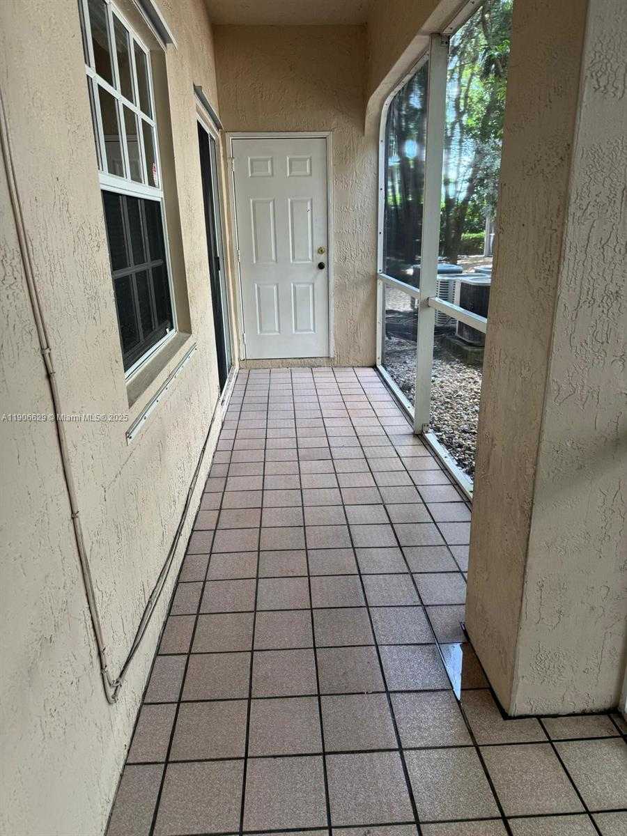 Small Image of 5630 NORTH WEST 114TH PATH #106, Doral Number 7