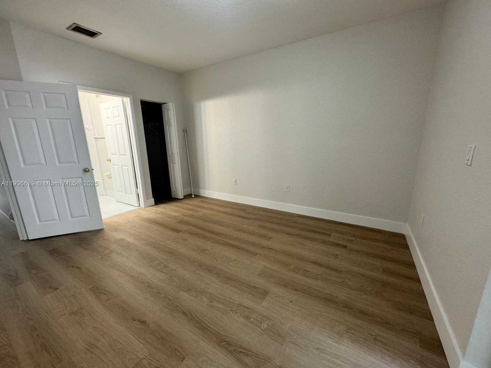 Small Image of 5630 NORTH WEST 114TH PATH #106, Doral Number 9