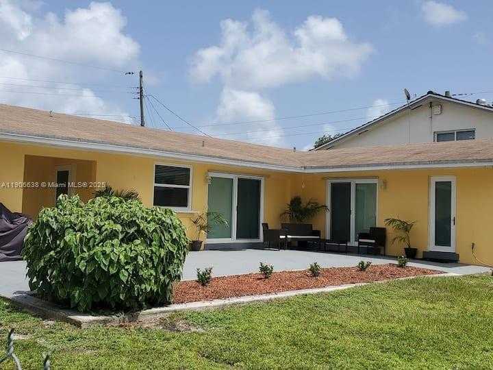 Small Image of 14310 NORTH WEST 12TH AVE #14310, Miami Number 16