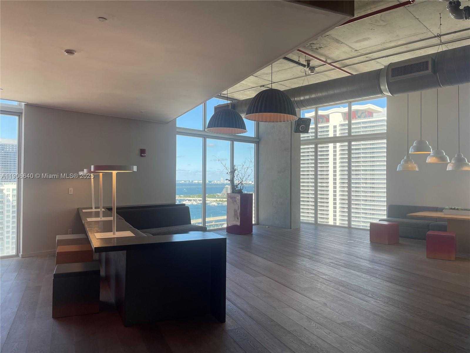 Imagen de Pequeño Objeto