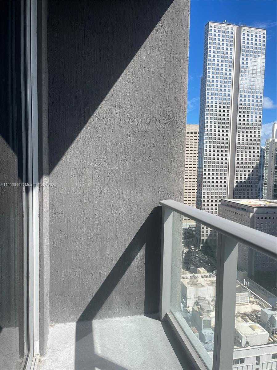 Imagen de Pequeño Objeto