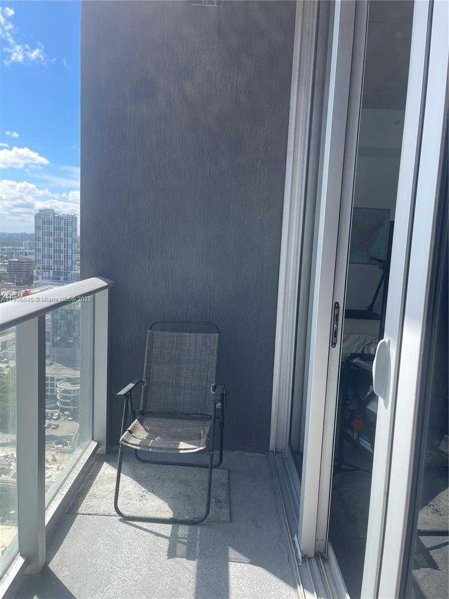 Imagen de Pequeño Objeto