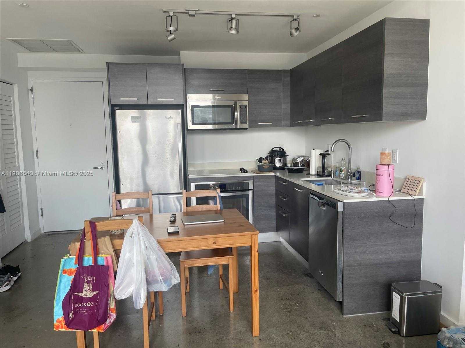 Imagen de Pequeño Objeto