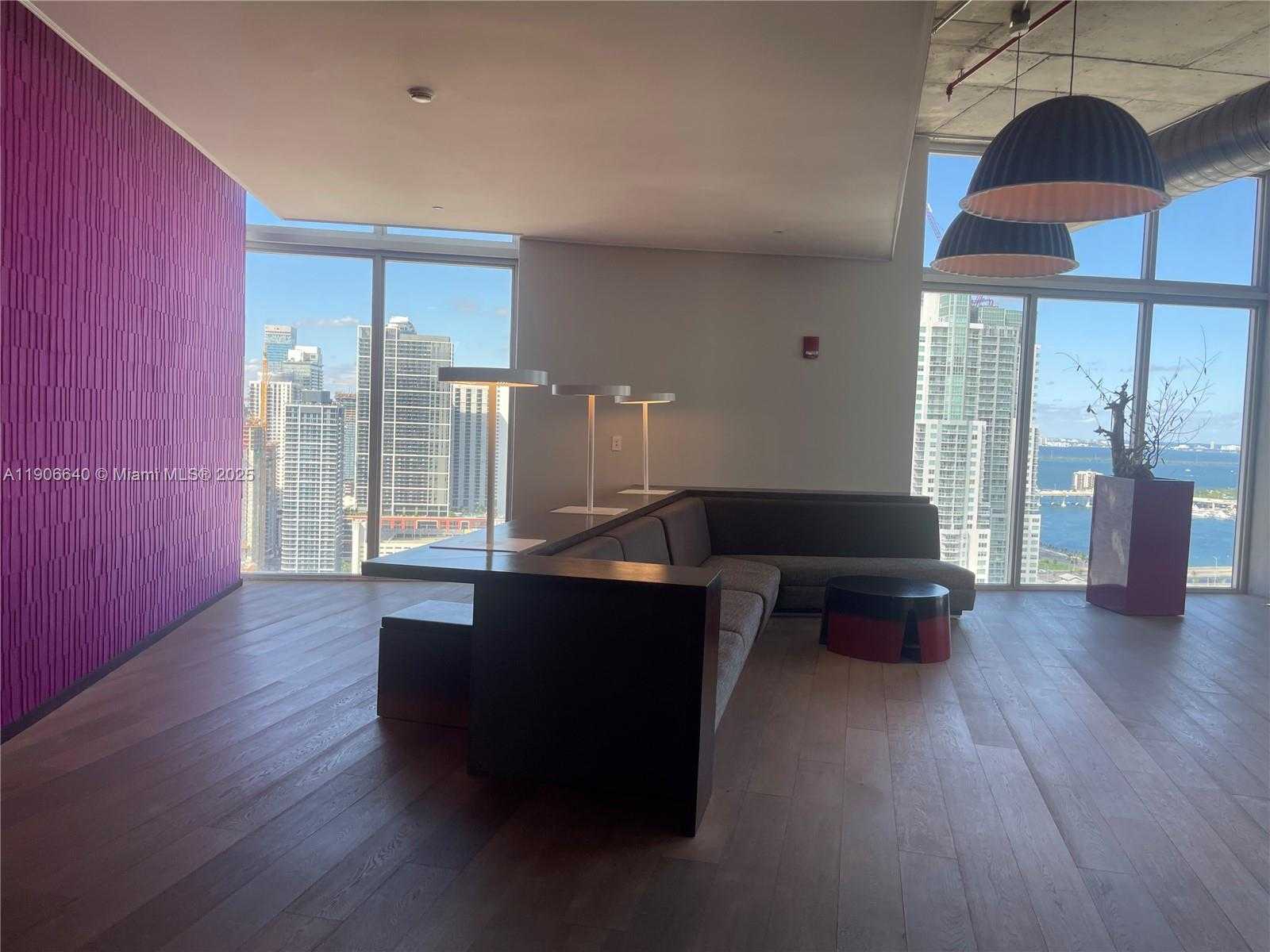 Imagen de Pequeño Objeto