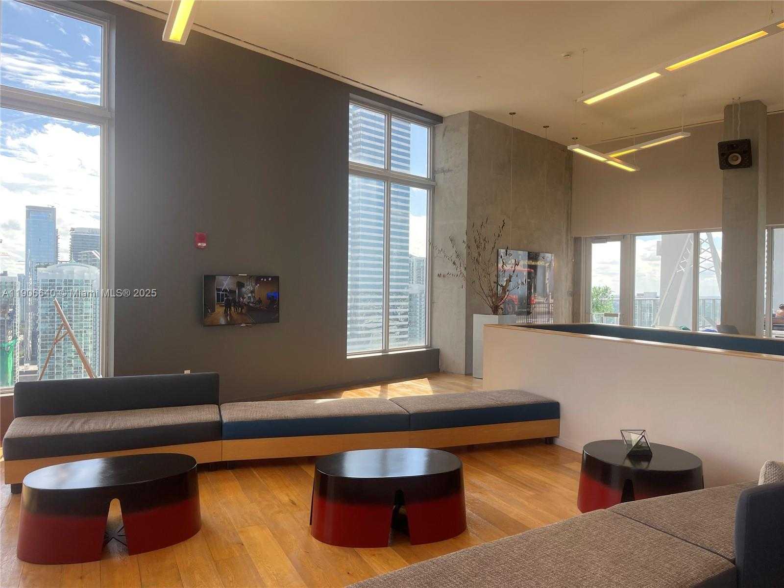 Imagen de Pequeño Objeto