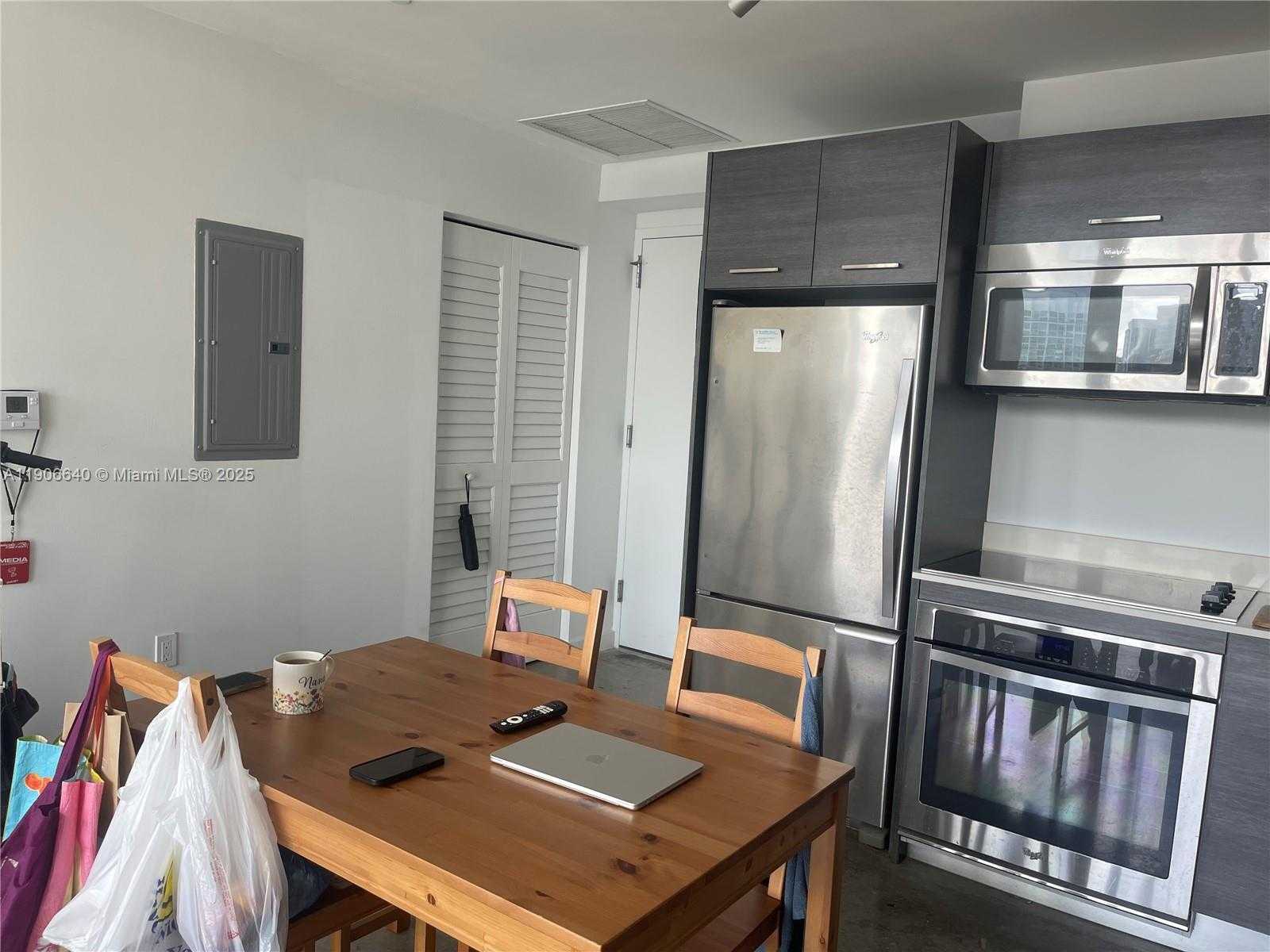 Imagen de Pequeño Objeto