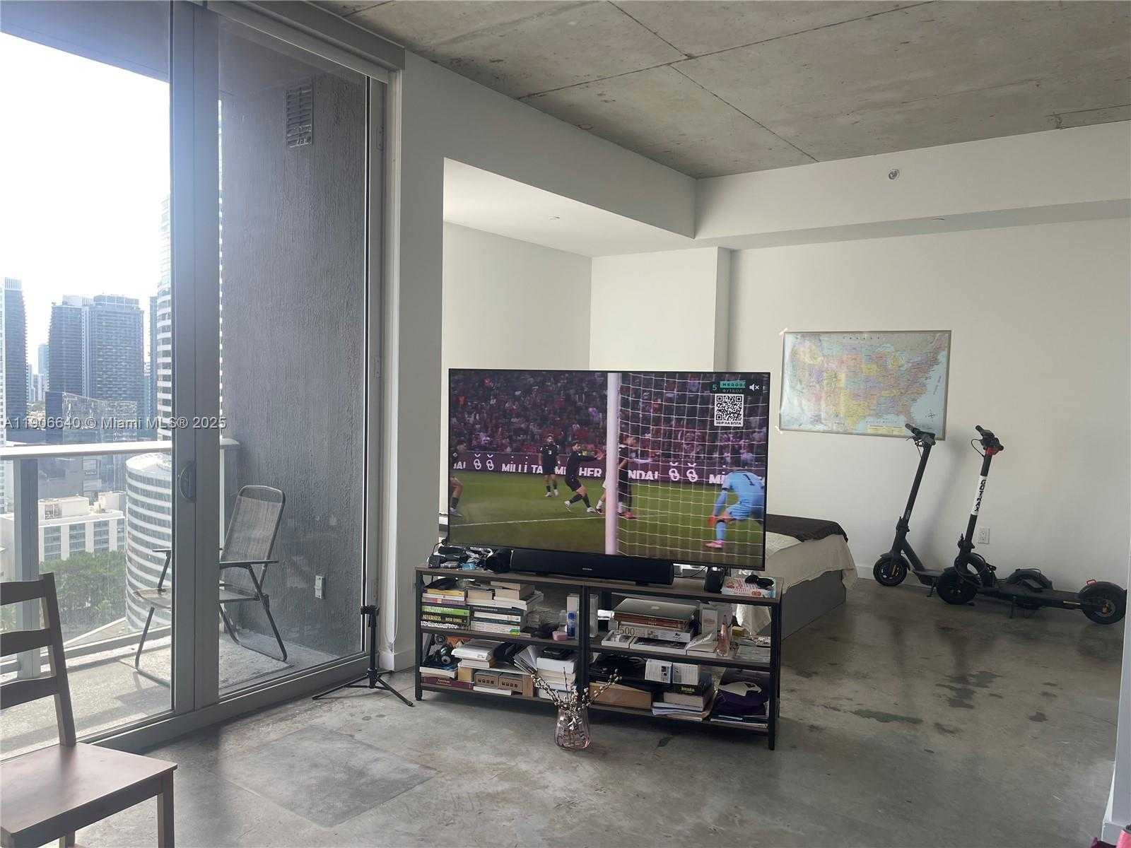 Imagen de Pequeño Objeto