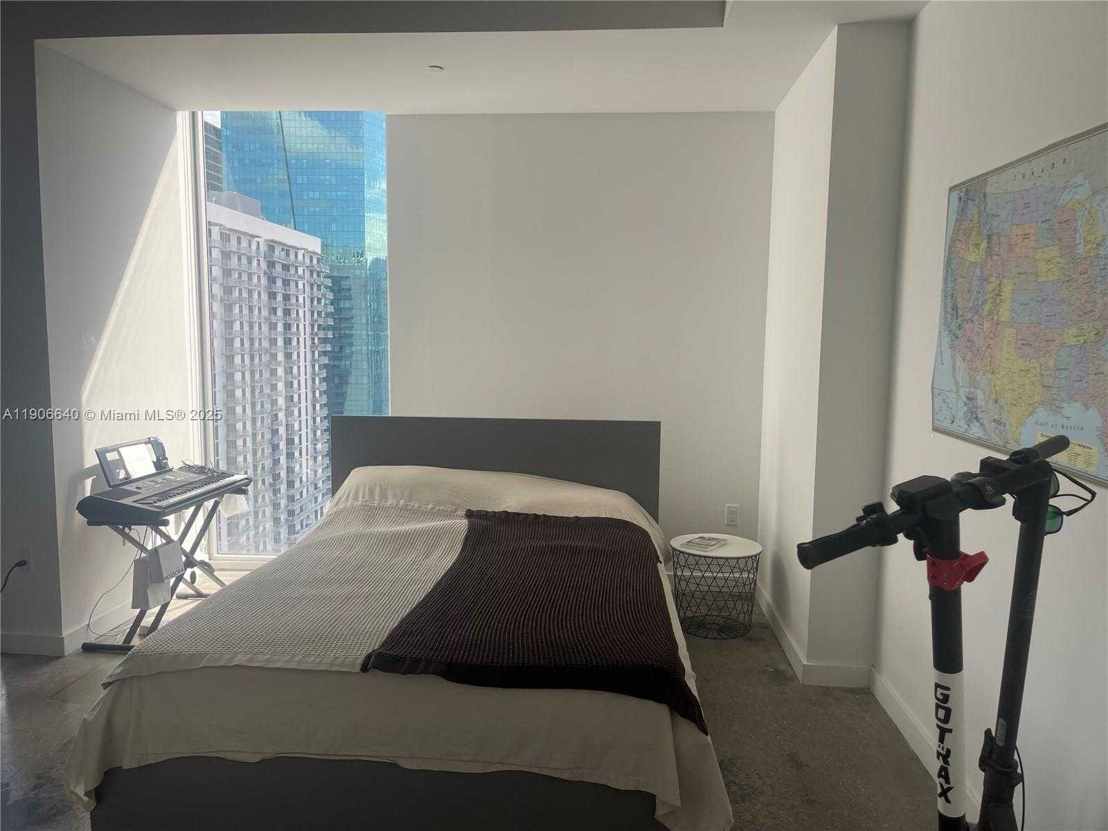 Imagen de Pequeño Objeto